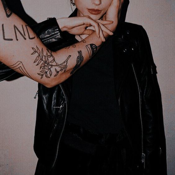 ⨯ I ɢᴏᴛ ɴɪɴᴇ ʟɪᴠᴇs, ᴄᴀᴛ's ᴇʏᴇs