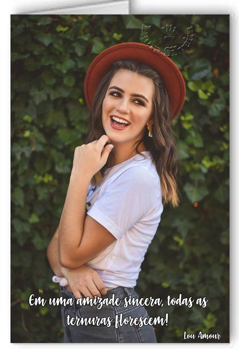 clara-silveira60677567c1f24.png