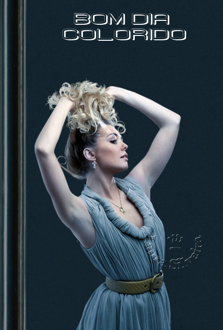 laura-26628a357e6ae2.png